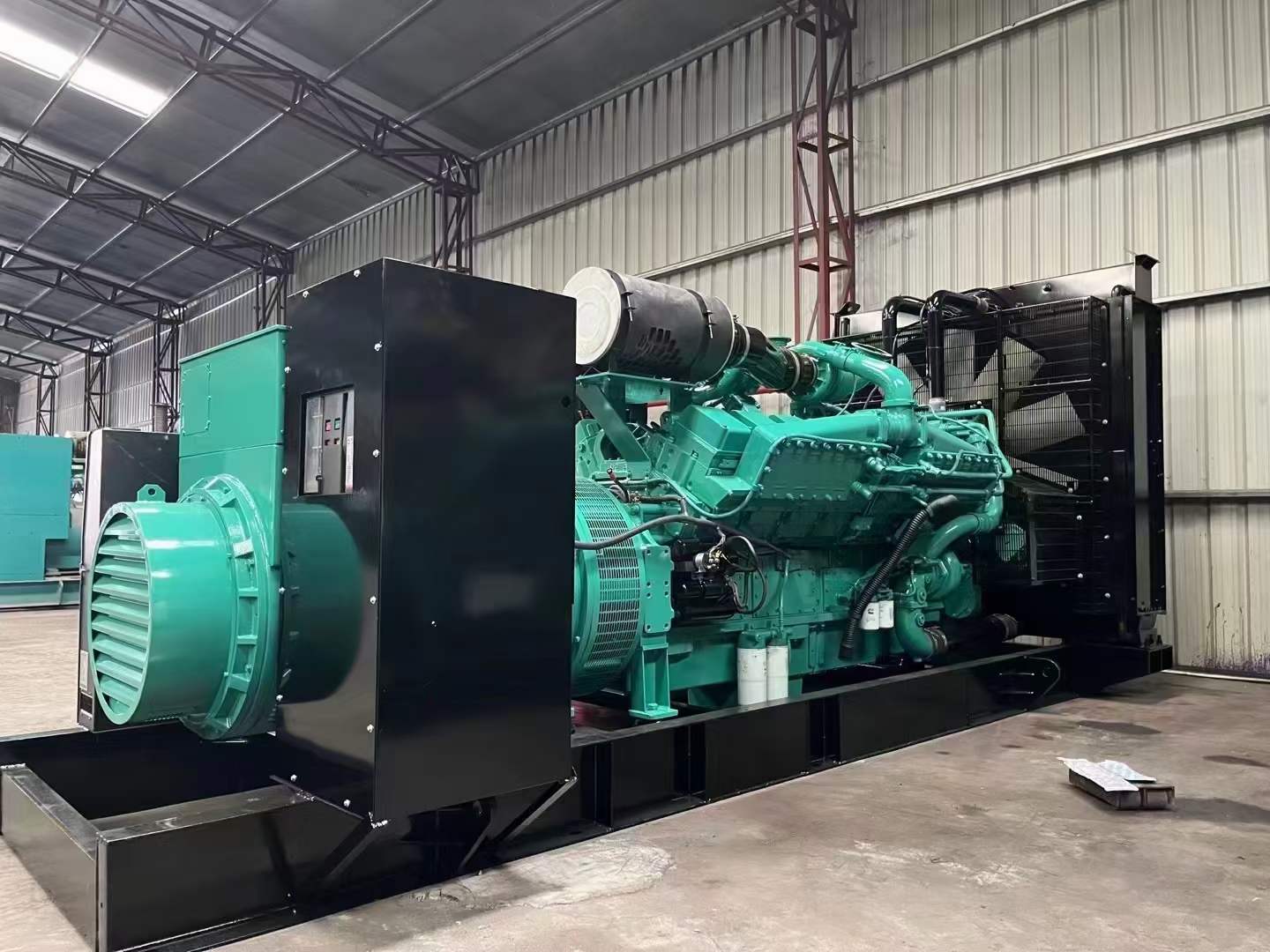 德钦如何降低 800kW 柴油发电机输出电流的波动？