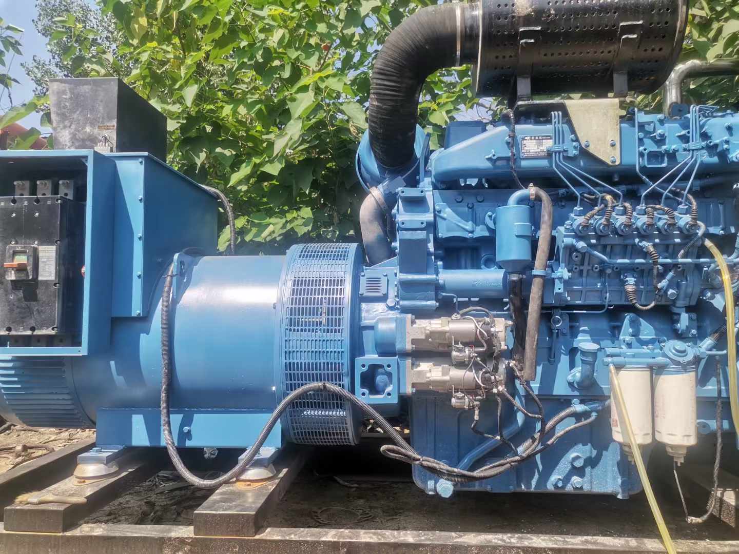 德钦详细说明降低 800kW 柴油发电机输出电流波动的方法