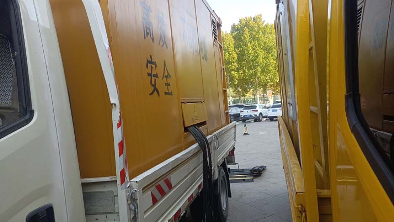 德钦如何判断柴油发电机组和UPS电源的切换时间是否符合要求？