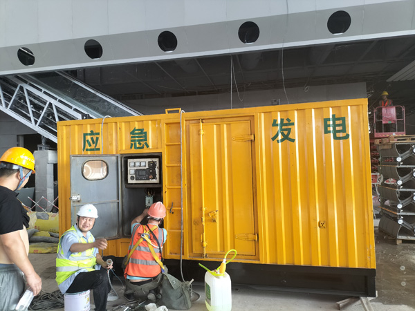 德钦怎样判断空气滤清器是否需要更换？